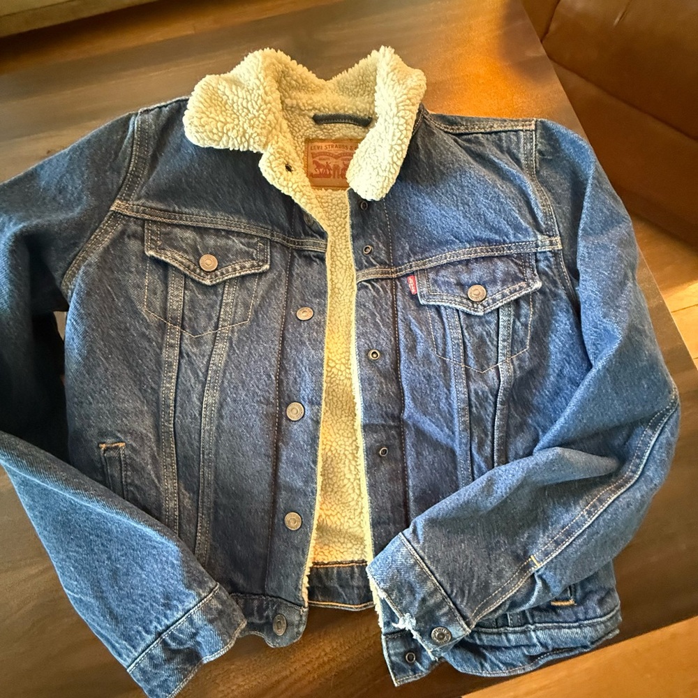 Levi's Crop denim Sherpa Lined Jacket